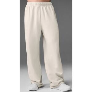 New Alo Accolades Straight Leg Sweatpants, Bone Size Small
